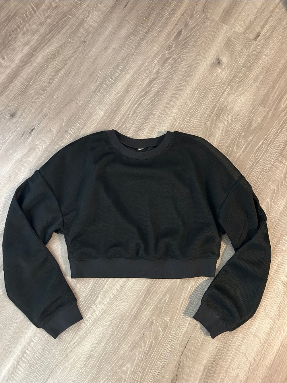ALO Yoga Black Cropped mesh crew Sweatshirt - Picture 2 of 3